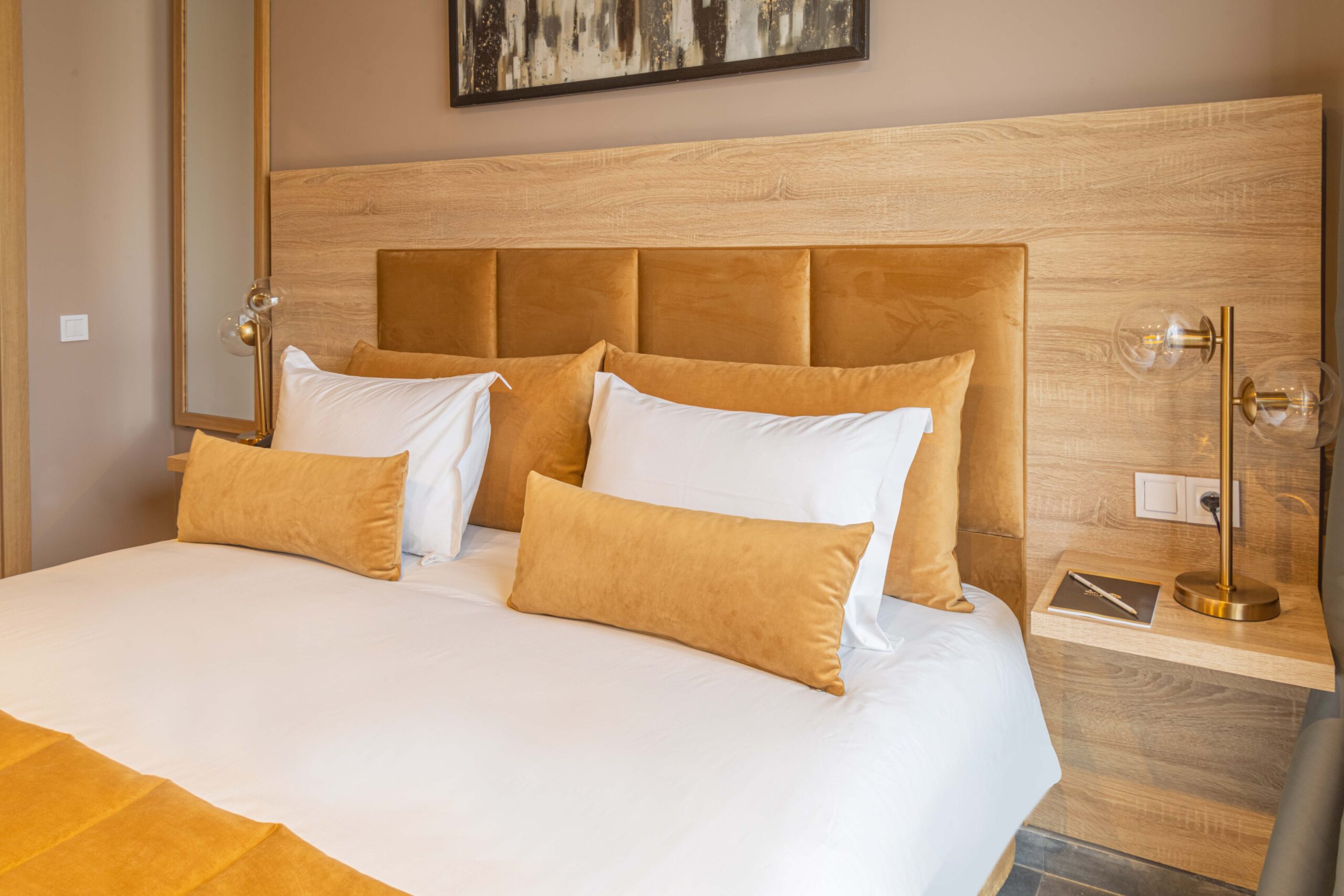 Hotel 9